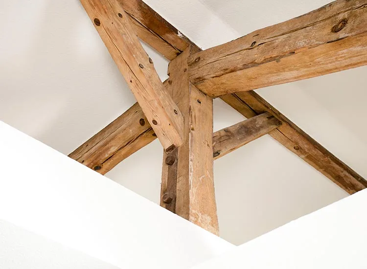 Ein Blick auf das Fachwerk in der Steuerberatungskanzlei Andrea Bakszas in Celle